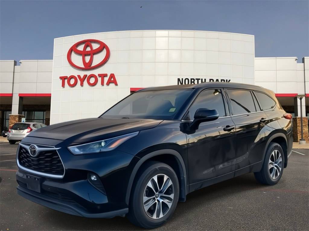 2022 Toyota Highlander XLE — SUV — 68,187 mi — San Antonio, TX
