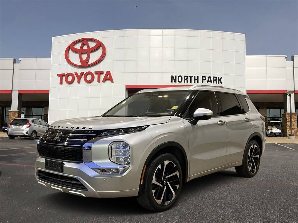 2022 Mitsubishi Outlander SEL — SUV — 30,192 mi — San Antonio, TX