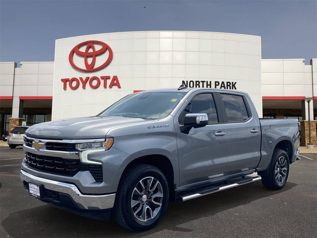 2024 Chevrolet Silverado 1500 LT — Pickup Truck — 10,979 mi — San Antonio, TX