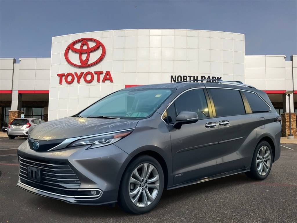 2021 Toyota Sienna Platinum — Minivan — 115,466 mi — San Antonio, TX