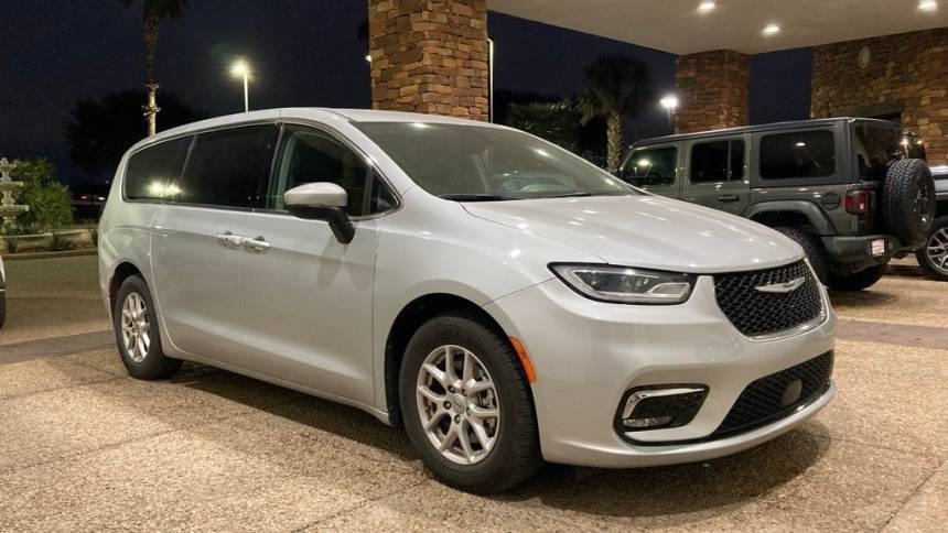 2023 Chrysler Pacifica Touring L — Minivan — 69,378 mi — San Antonio, TX