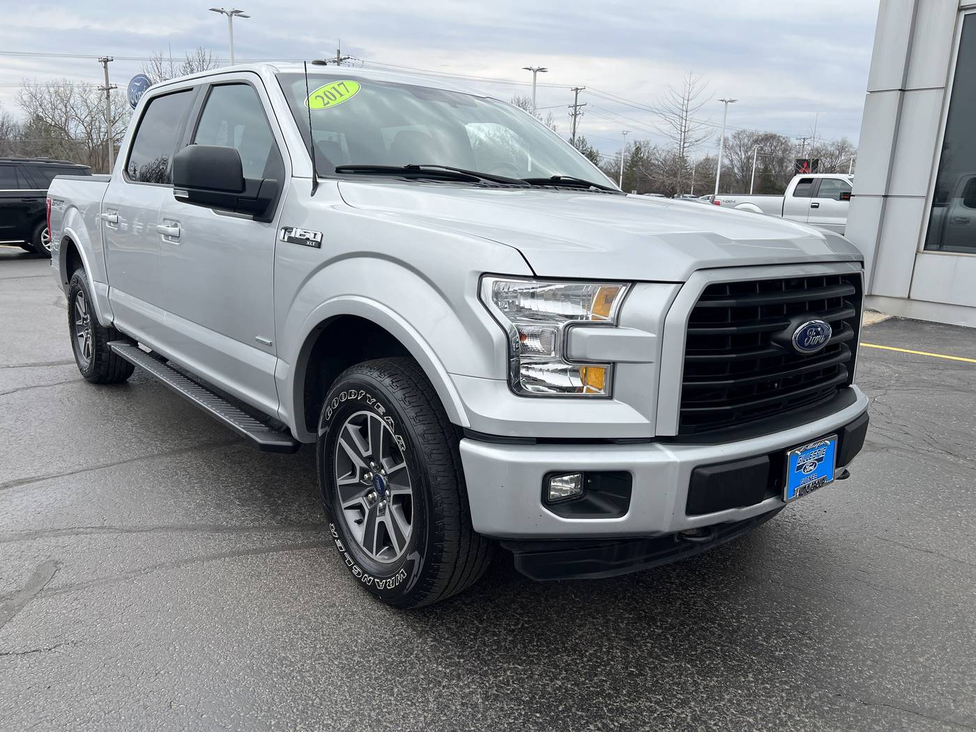 2017 Ford F-150 XLT — Pickup Truck — 124,037 mi — Gurnee, IL