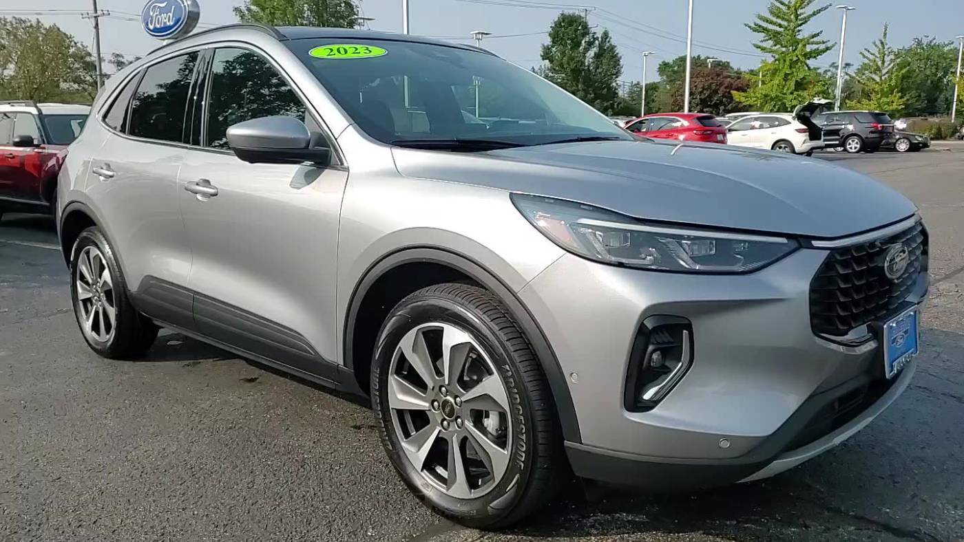 2023 Ford Escape Platinum — SUV — 5,570 mi — Gurnee, IL