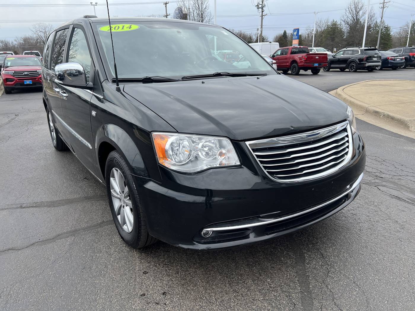 2014 Chrysler Town & Country Touring-L 30th Anniversary Edition — Minivan — 103,769 mi — Gurnee, IL