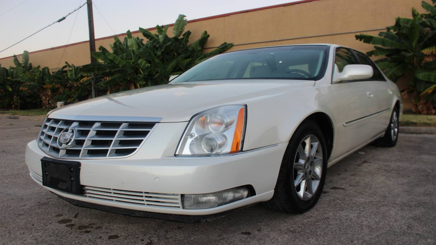 2011 Cadillac DTS Luxury Collection — Sedan — 100,609 mi — Houston, TX