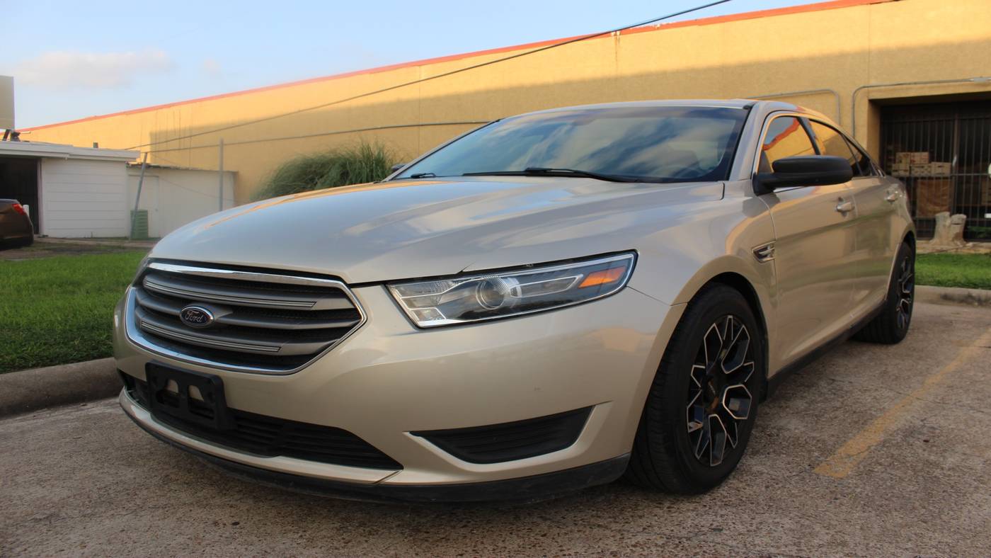 2017 Ford Taurus SE — Sedan — 109,971 mi — Houston, TX