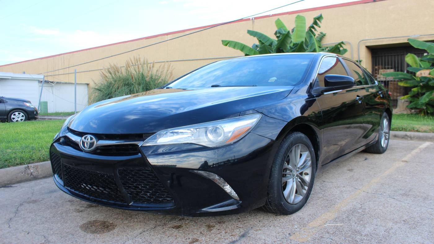 2017 Toyota Camry SE — Sedan — 128,007 mi — Houston, TX