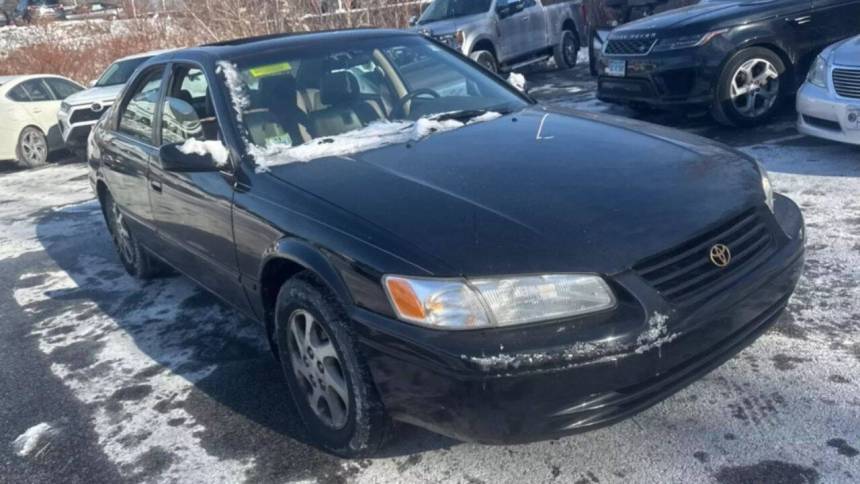 1998 Toyota Camry XLE V6 — Sedan — 118,064 mi — Hazel Crest, IL