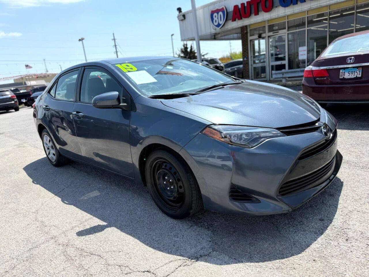 2019 Toyota Corolla XLE — Sedan — 48,980 mi — Hazel Crest, IL