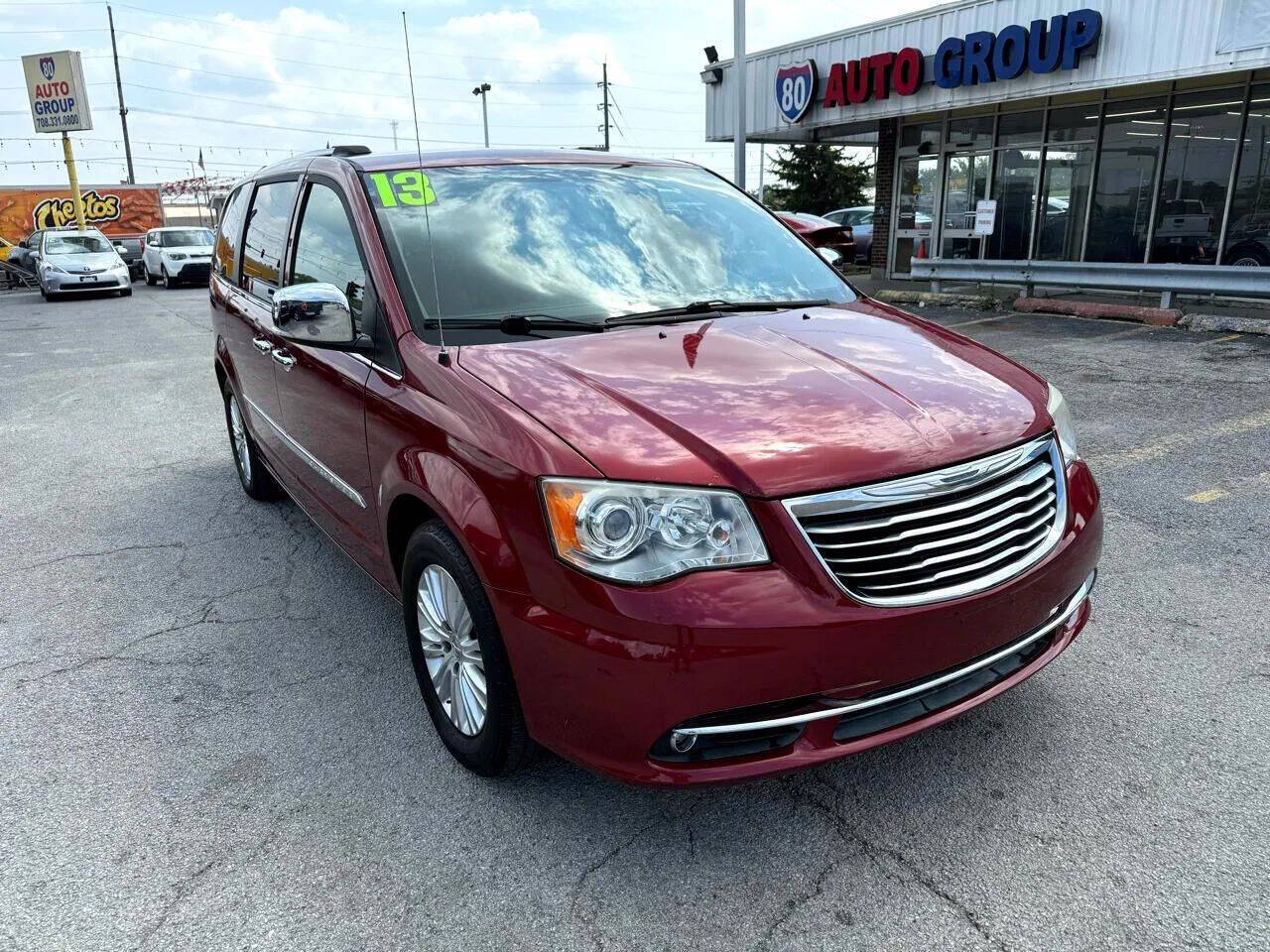 2013 Chrysler Town & Country Limited — Minivan — 81,195 mi — Hazel Crest, IL