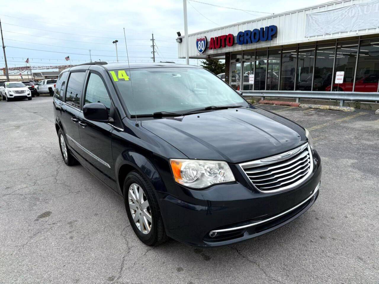 2014 Chrysler Town & Country Touring — Minivan — 116,368 mi — Hazel Crest, IL