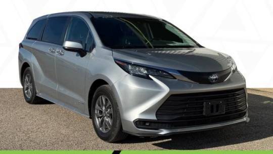 2021 Toyota Sienna LE — Minivan — 39,156 mi — Cincinnnati, OH
