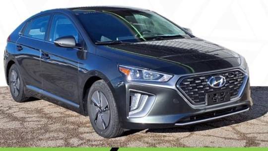 2020 Hyundai Ioniq Hybrid SE — Hatchback — 28,961 mi — Cincinnnati, OH