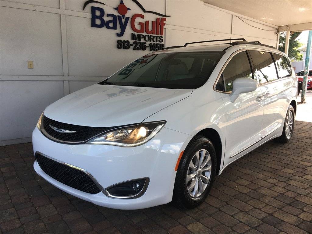 2017 Chrysler Pacifica Touring L — Minivan — 84,616 mi — Tampa, FL
