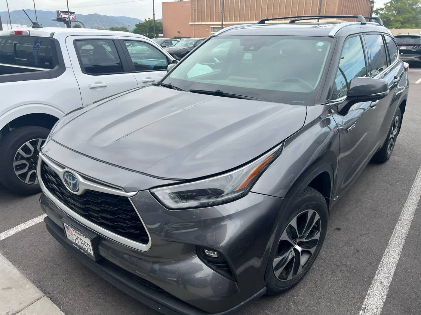 2021 Toyota Highlander Hybrid XLE — SUV — 49,497 mi — Murray, UT