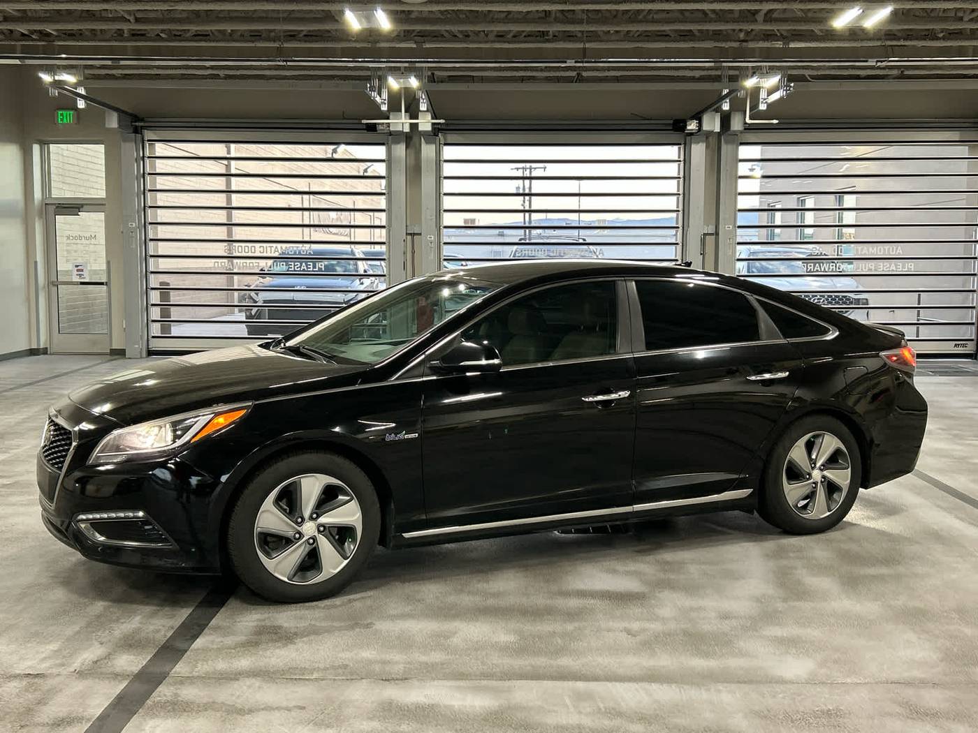 2016 Hyundai Sonata Hybrid Limited — Sedan — 127,846 mi — Murray, UT