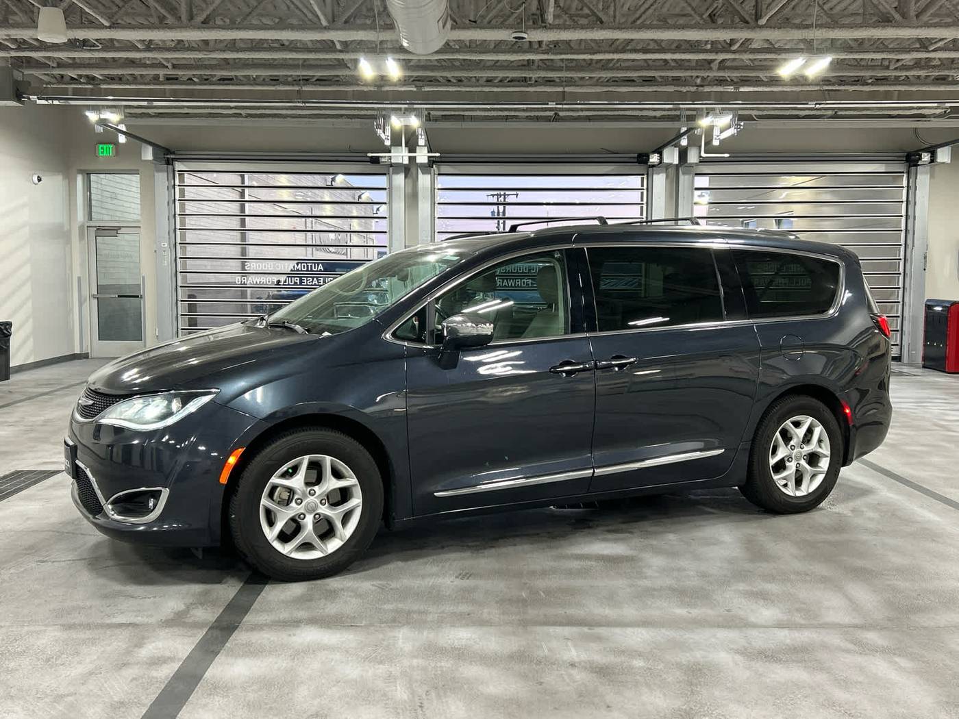 2020 Chrysler Pacifica Limited — Minivan — 130,716 mi — Murray, UT
