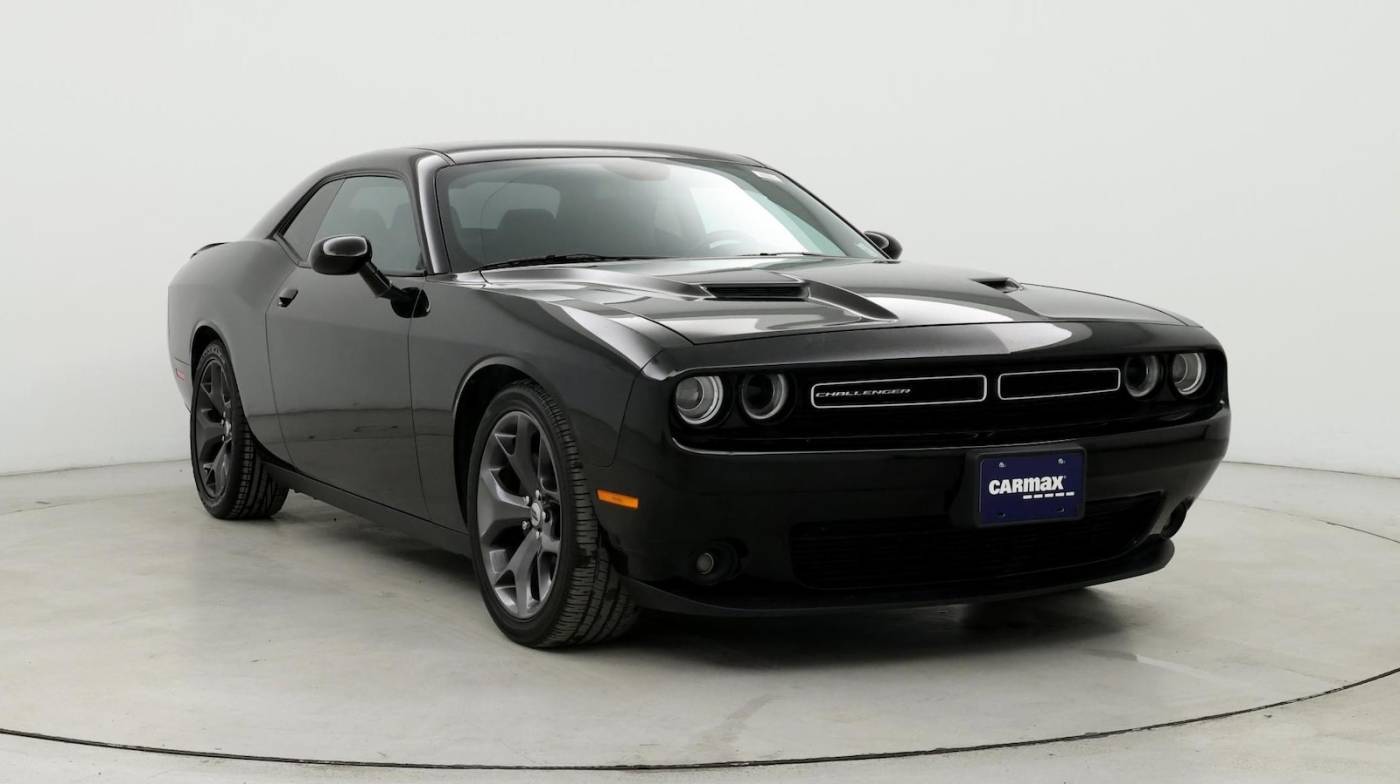 2017 Dodge Challenger SXT Plus — Coupe — 46,025 mi — Springfield, IL