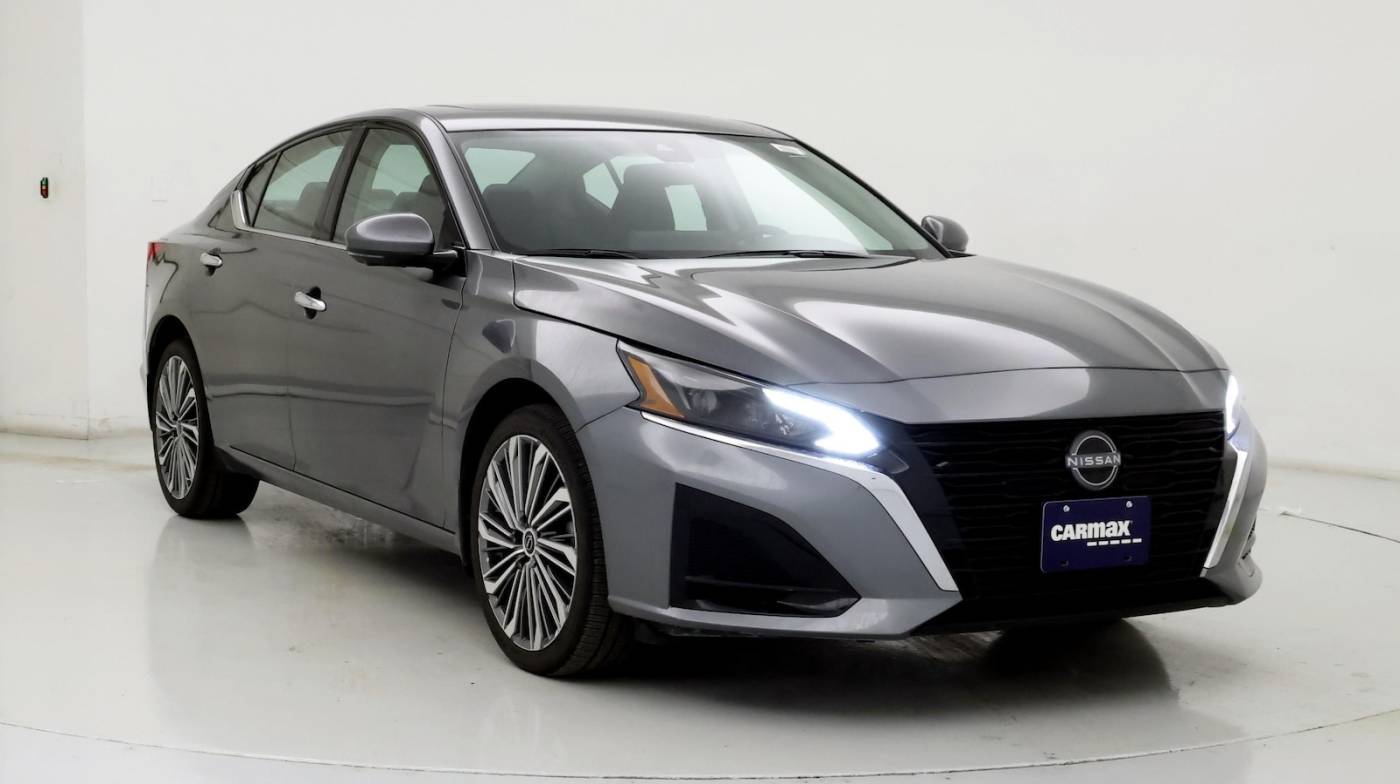 2023 Nissan Altima SL — Sedan — 10,000 mi — Springfield, IL