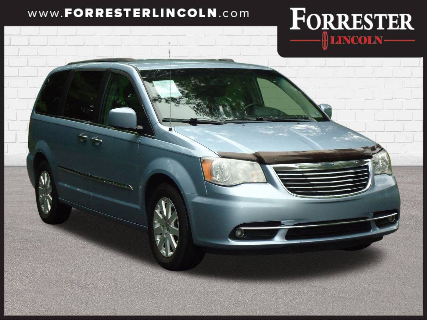 2016 Chrysler Town & Country Touring — Minivan — 86,724 mi — Chambersburg, PA