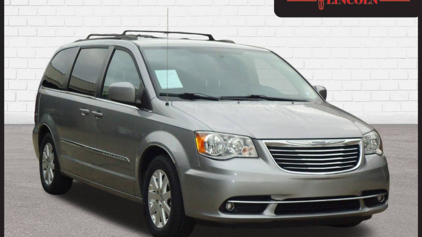 2016 Chrysler Town & Country Touring — Minivan — 105,392 mi — Chambersburg, PA