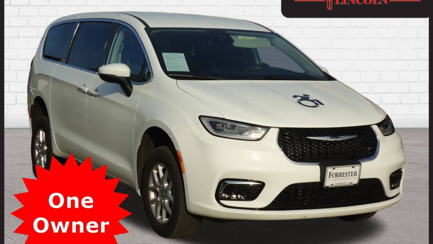 2023 Chrysler Pacifica Touring L — Minivan — 20,732 mi — Chambersburg, PA