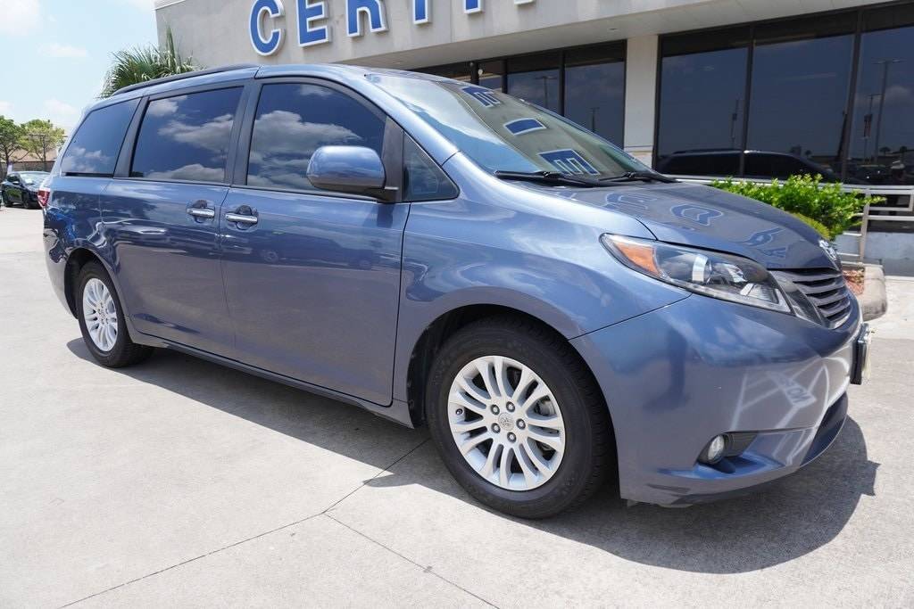 2016 Toyota Sienna L — Minivan — 151,335 mi — Pasadena, TX