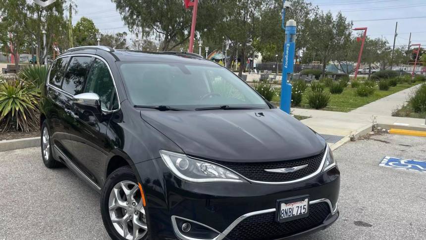 2019 Chrysler Pacifica Limited — Minivan — 88,871 mi — Wilmington, CA