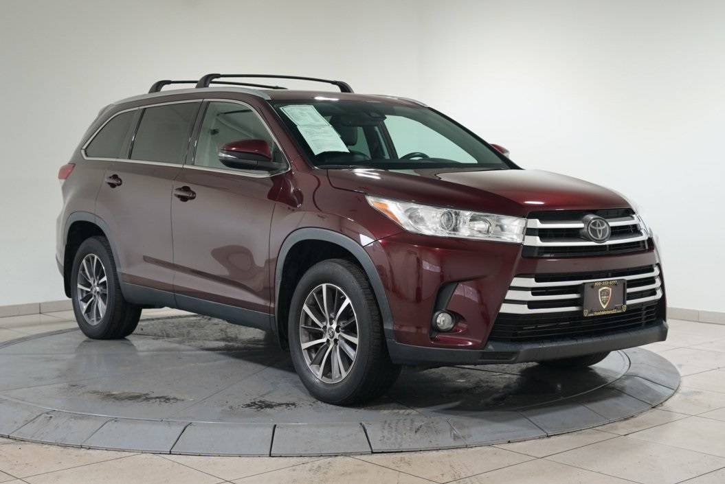 2019 Toyota Highlander SE V6 — SUV — 70,283 mi — Somerville, NJ