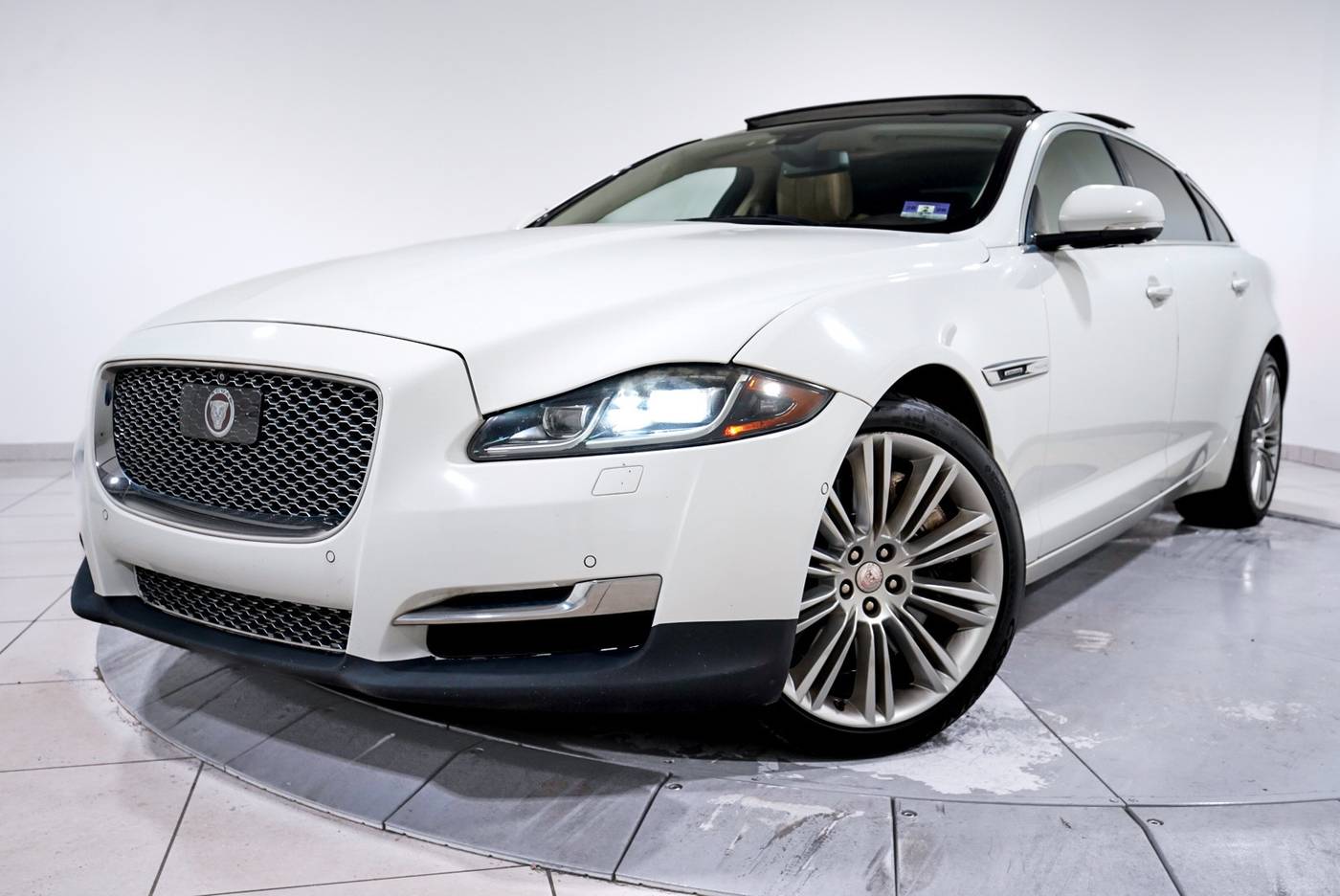 2016 Jaguar XJ Supercharged — Sedan — 60,484 mi — Somerville, NJ