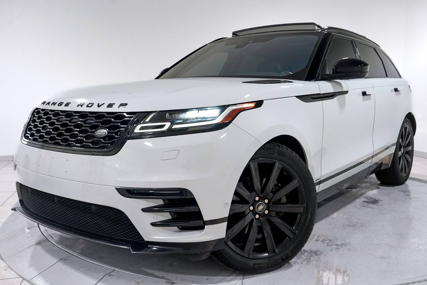 2018 Land Rover Range Rover Velar R-Dynamic SE — SUV — 69,629 mi — Somerville, NJ