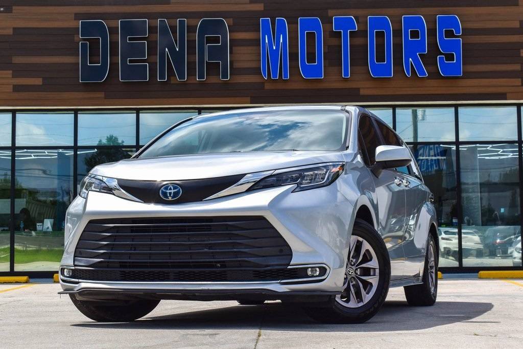 2021 Toyota Sienna XLE — Minivan — 120,574 mi — Conyers, GA