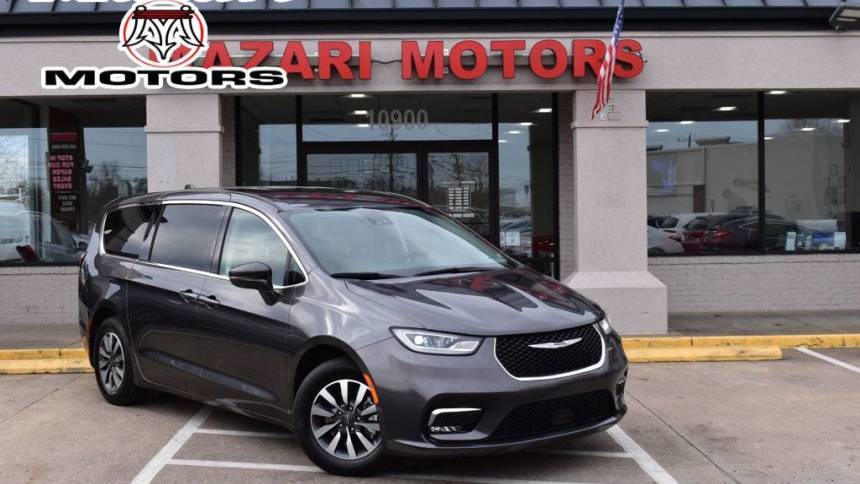2022 Chrysler Pacifica Hybrid Touring L — Minivan — 77,524 mi — Fredericksburg, VA