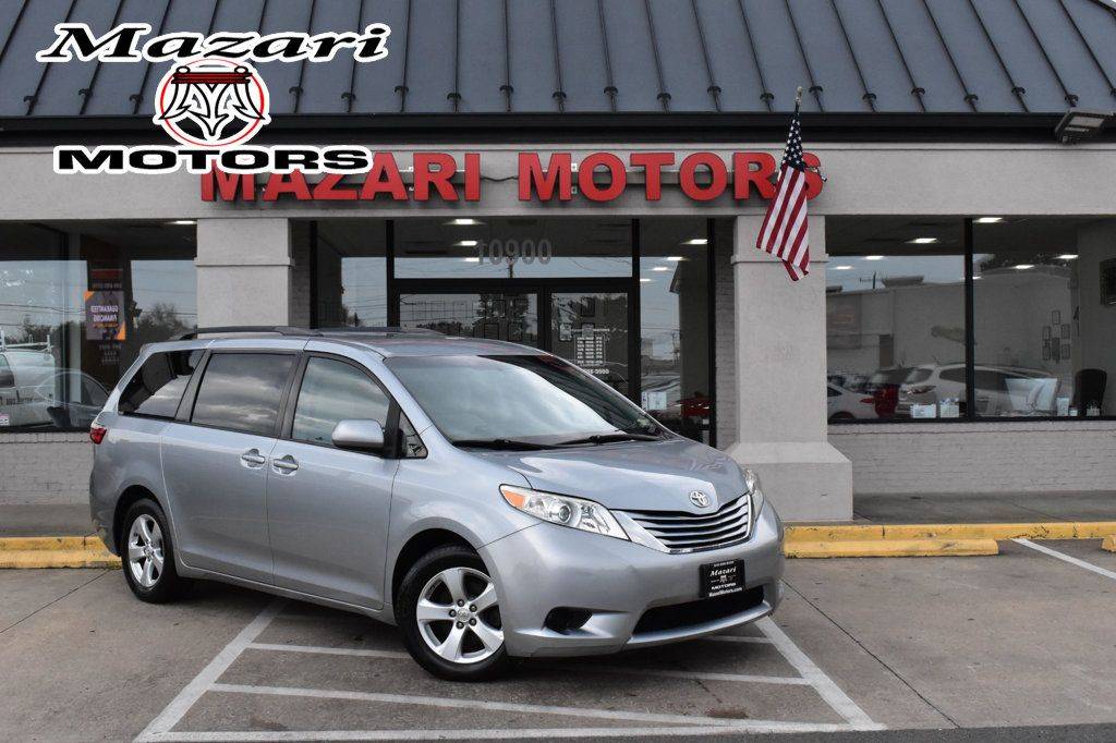 2015 Toyota Sienna LE — Minivan — 105,417 mi — Fredericksburg, VA