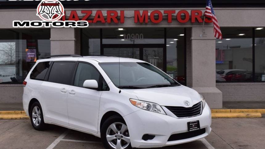 2013 Toyota Sienna LE — Minivan — 140,818 mi — Fredericksburg, VA