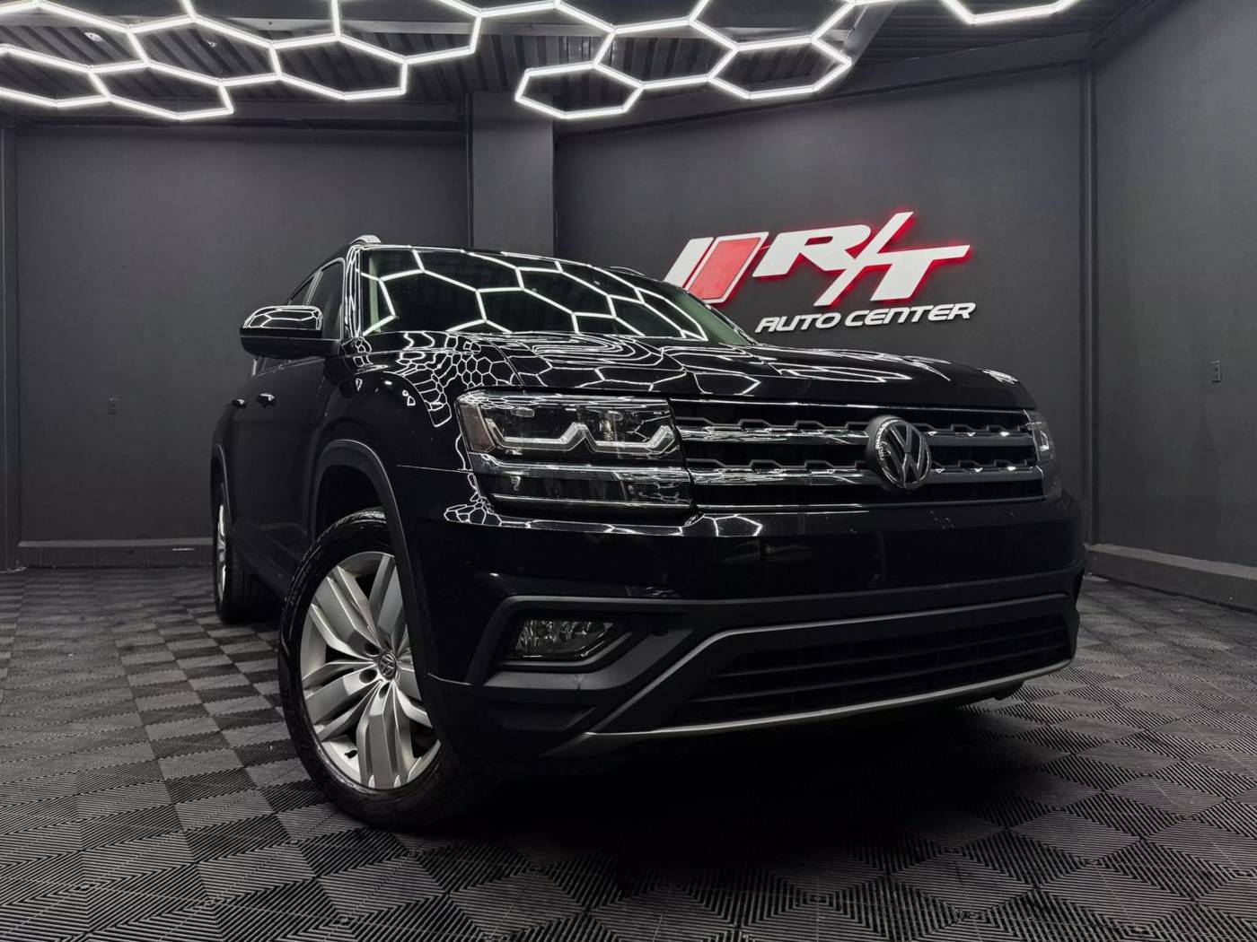 2020 Volkswagen Atlas SE with Technology — SUV — 107,599 mi — Newark, NJ