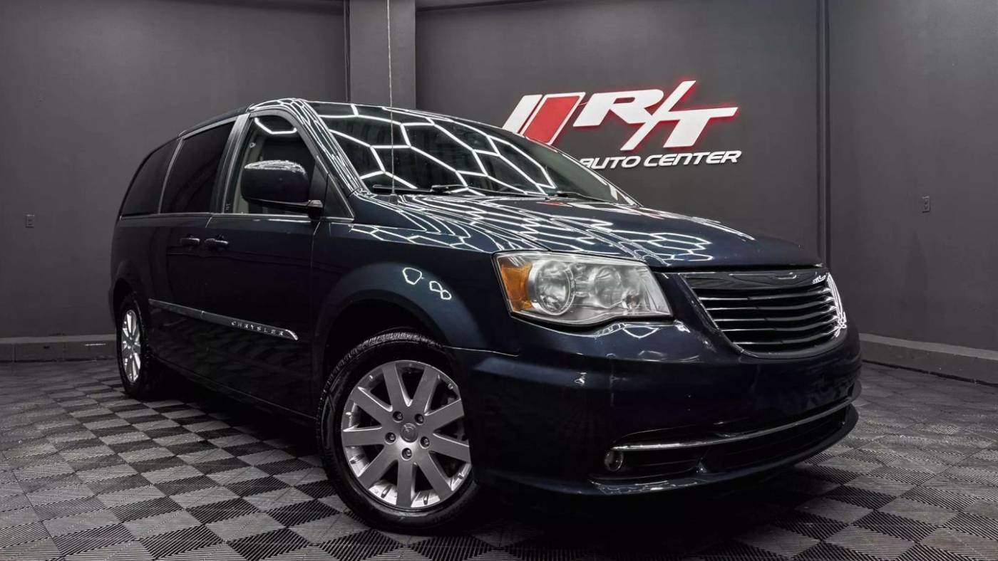 2014 Chrysler Town & Country Touring — Minivan — 112,709 mi — Newark, NJ