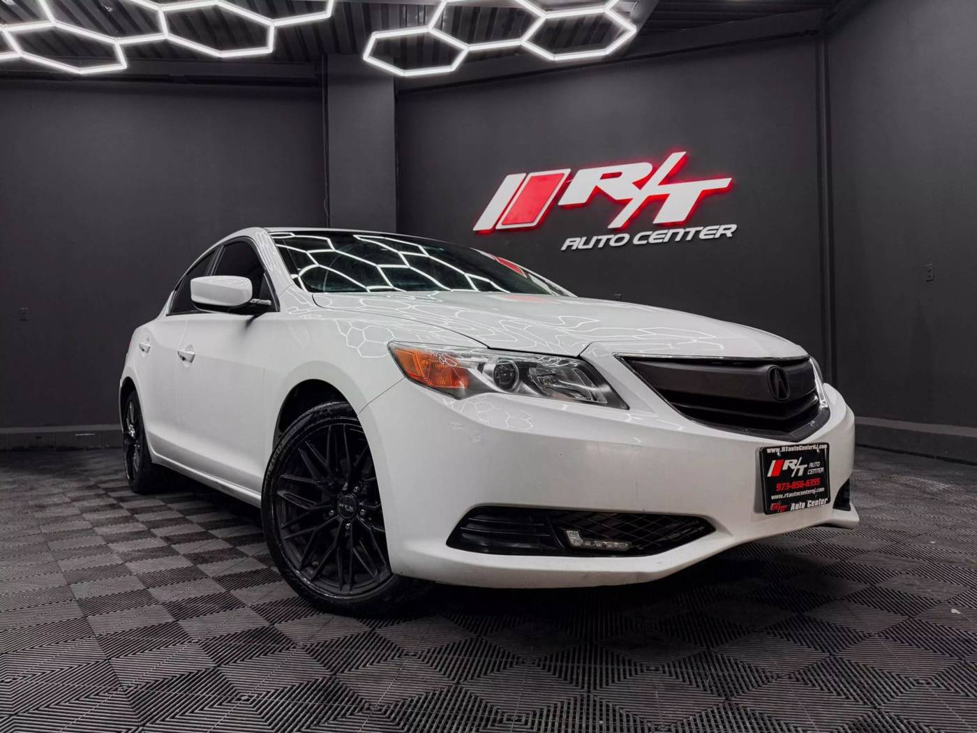 2014 Acura ILX Standard — Sedan — 132,880 mi — Newark, NJ