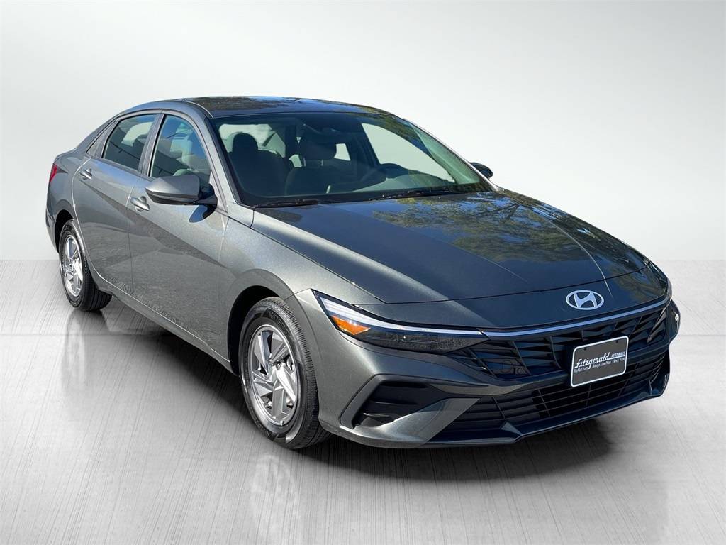 2025 Hyundai Elantra SE — Sedan — 3,565 mi — Rockville, MD