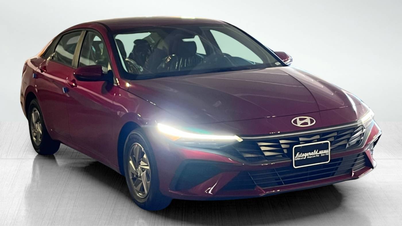 2025 Hyundai Elantra SE — Sedan — 9,299 mi — Rockville, MD