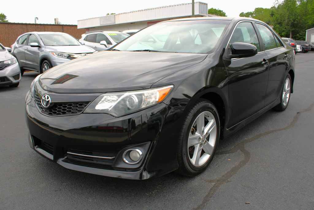 2014 Toyota Camry SE — Sedan — 85,700 mi — Burlington, NC