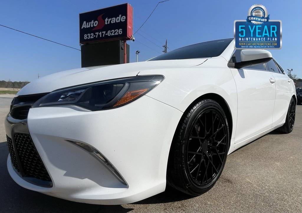 2016 Toyota Camry LE — Sedan — 141,730 mi — Tomball, TX