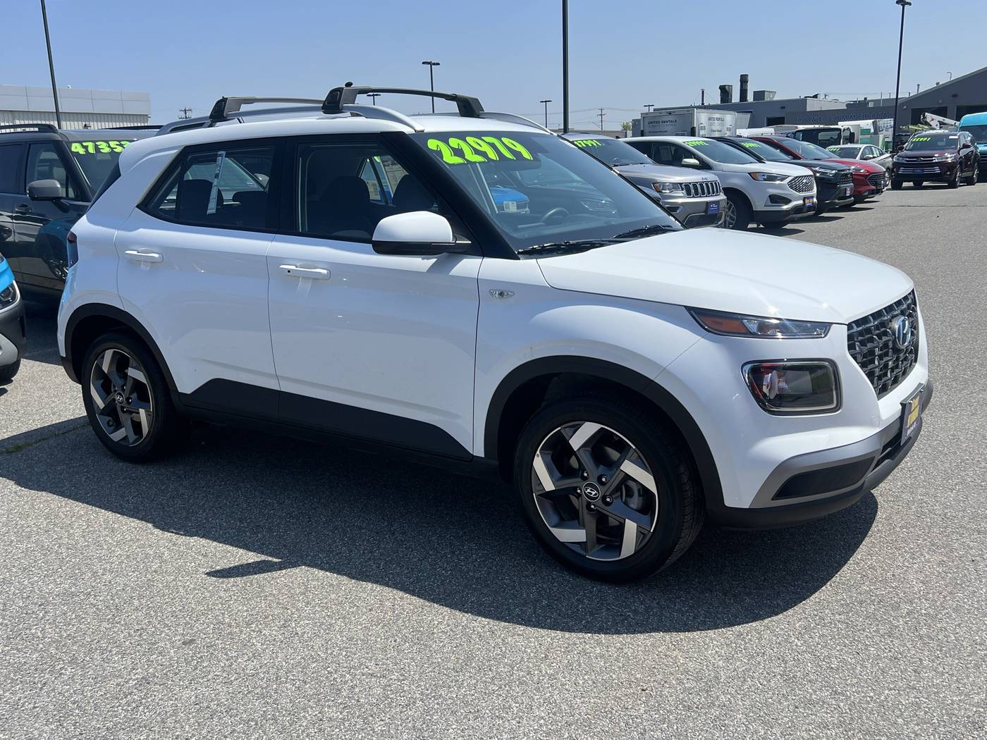 2025 Hyundai Venue SEL — SUV — 3,696 mi — Westbrook, ME