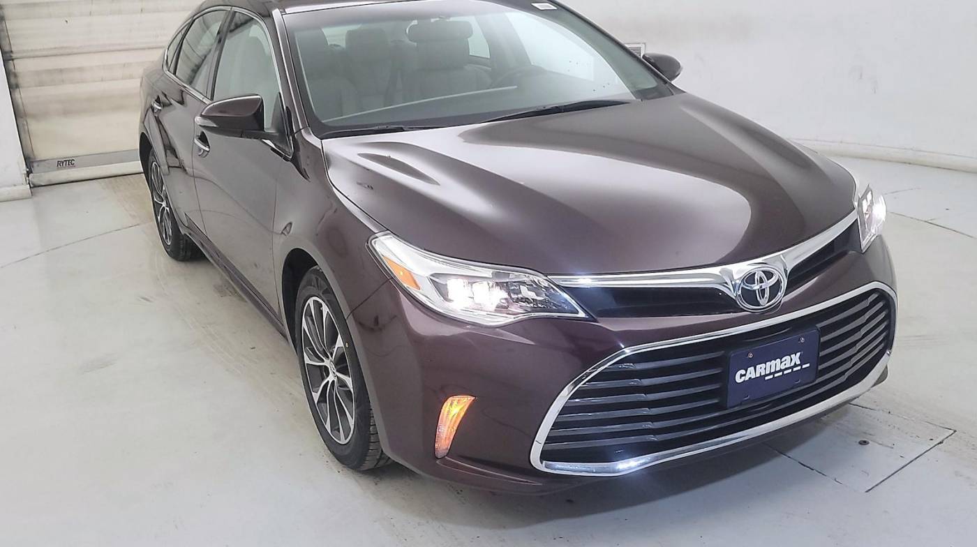 2016 Toyota Avalon XLE Plus — Sedan — 75,777 mi — Westborough, MA