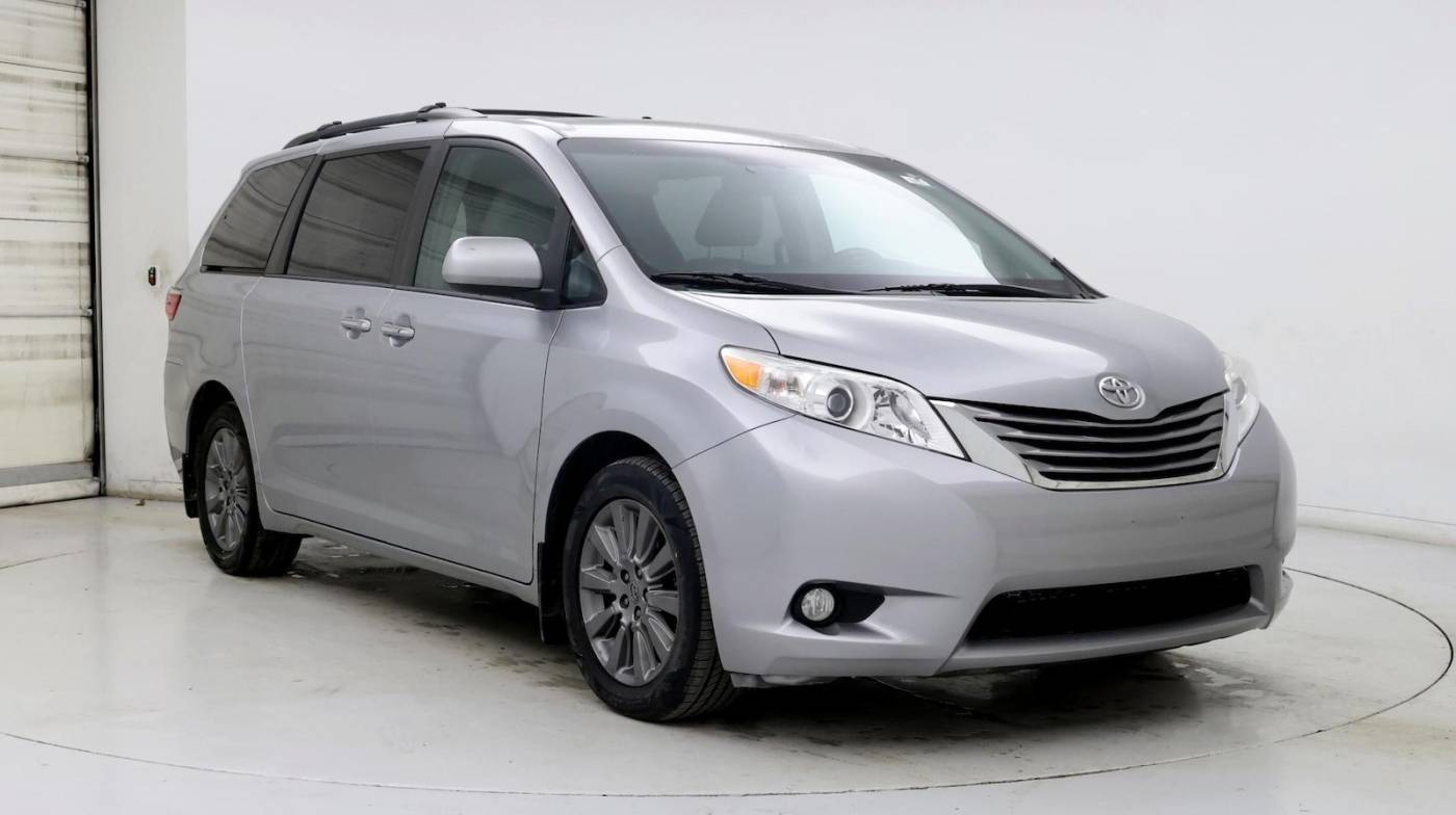 2015 Toyota Sienna XLE Premium — Minivan — 91,460 mi — Westborough, MA