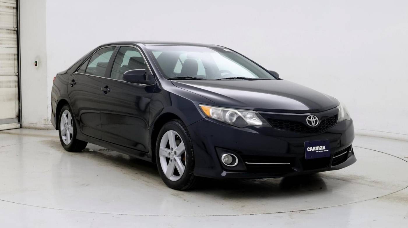 2014 Toyota Camry SE — Sedan — 113,406 mi — Westborough, MA