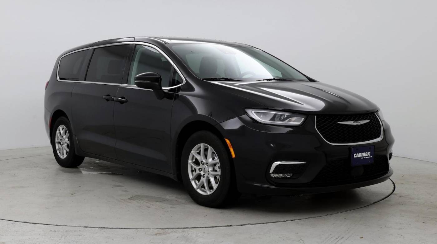 2023 Chrysler Pacifica Touring L — Minivan — 52,228 mi — Westborough, MA