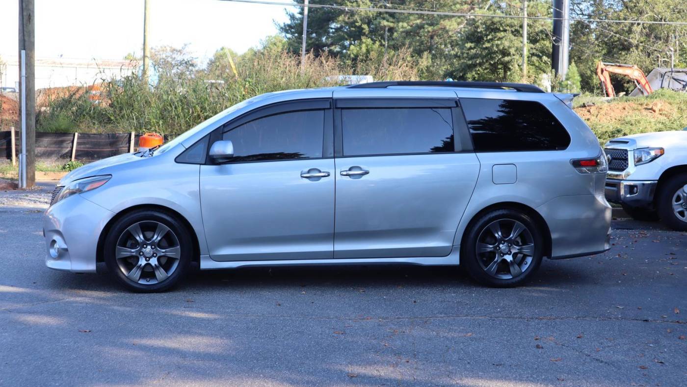 2015 Toyota Sienna SE — Minivan — 76,755 mi — Alpharetta, GA