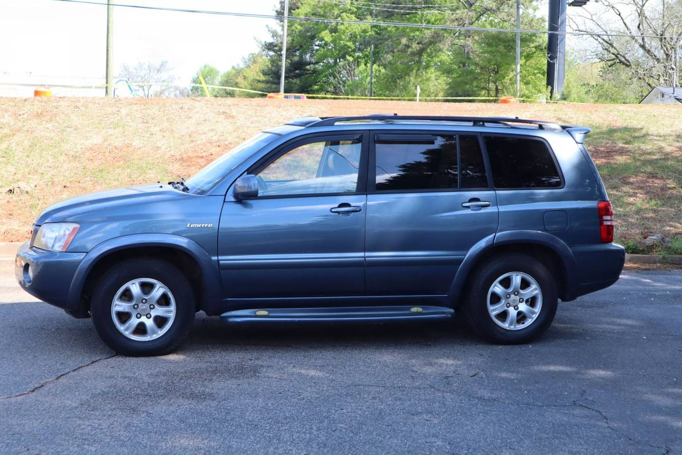 2003 Toyota Highlander Base V6 — SUV — 182,714 mi — Alpharetta, GA