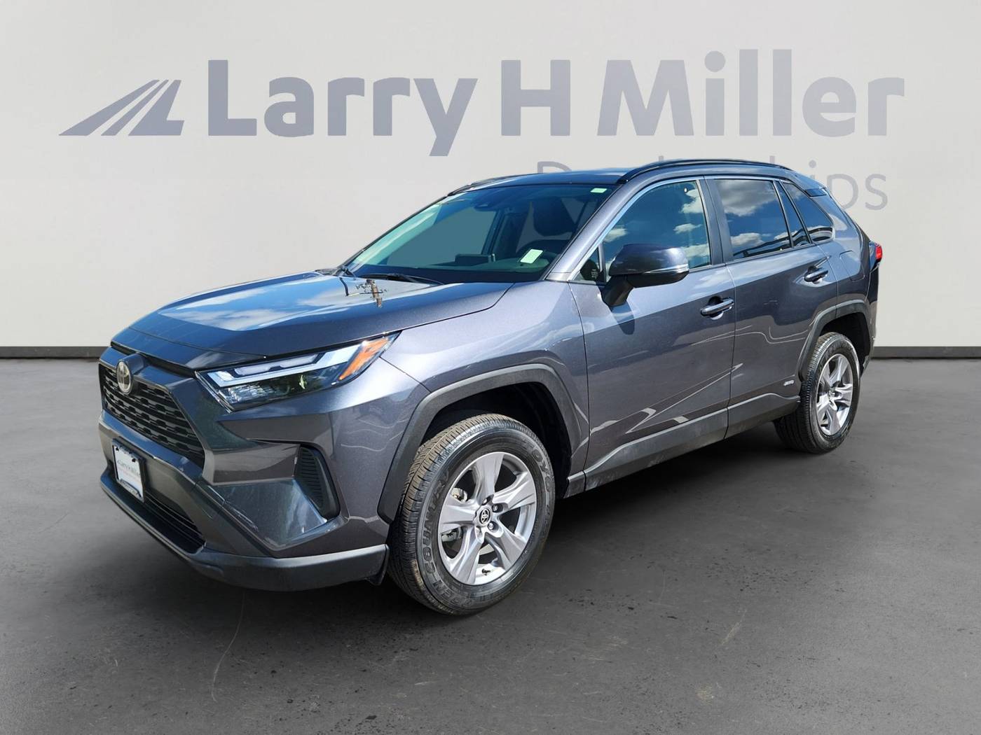 2025 Toyota RAV4 Hybrid XLE — SUV — 5,242 mi — Denver, CO